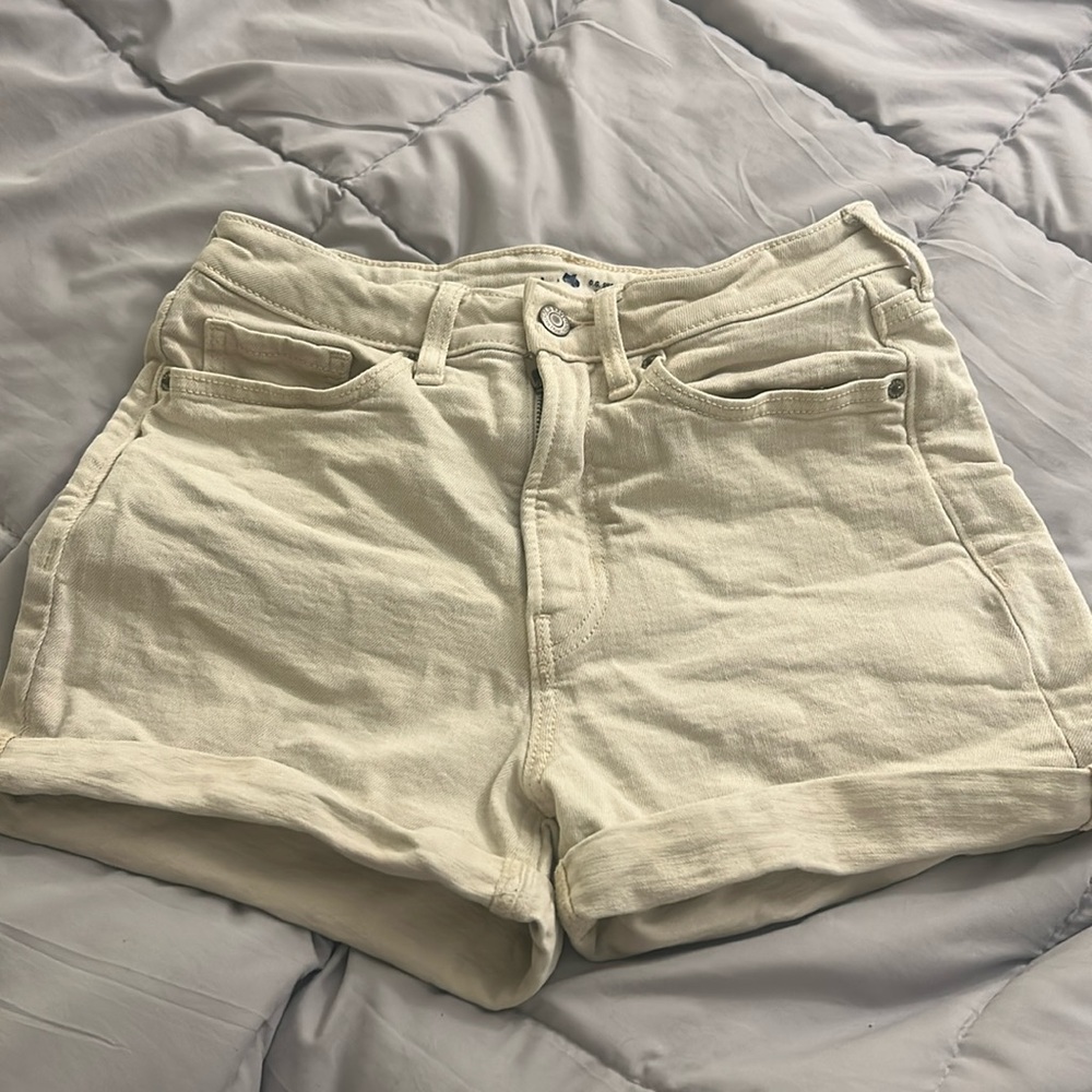high waisted cream khaki old navy shorts